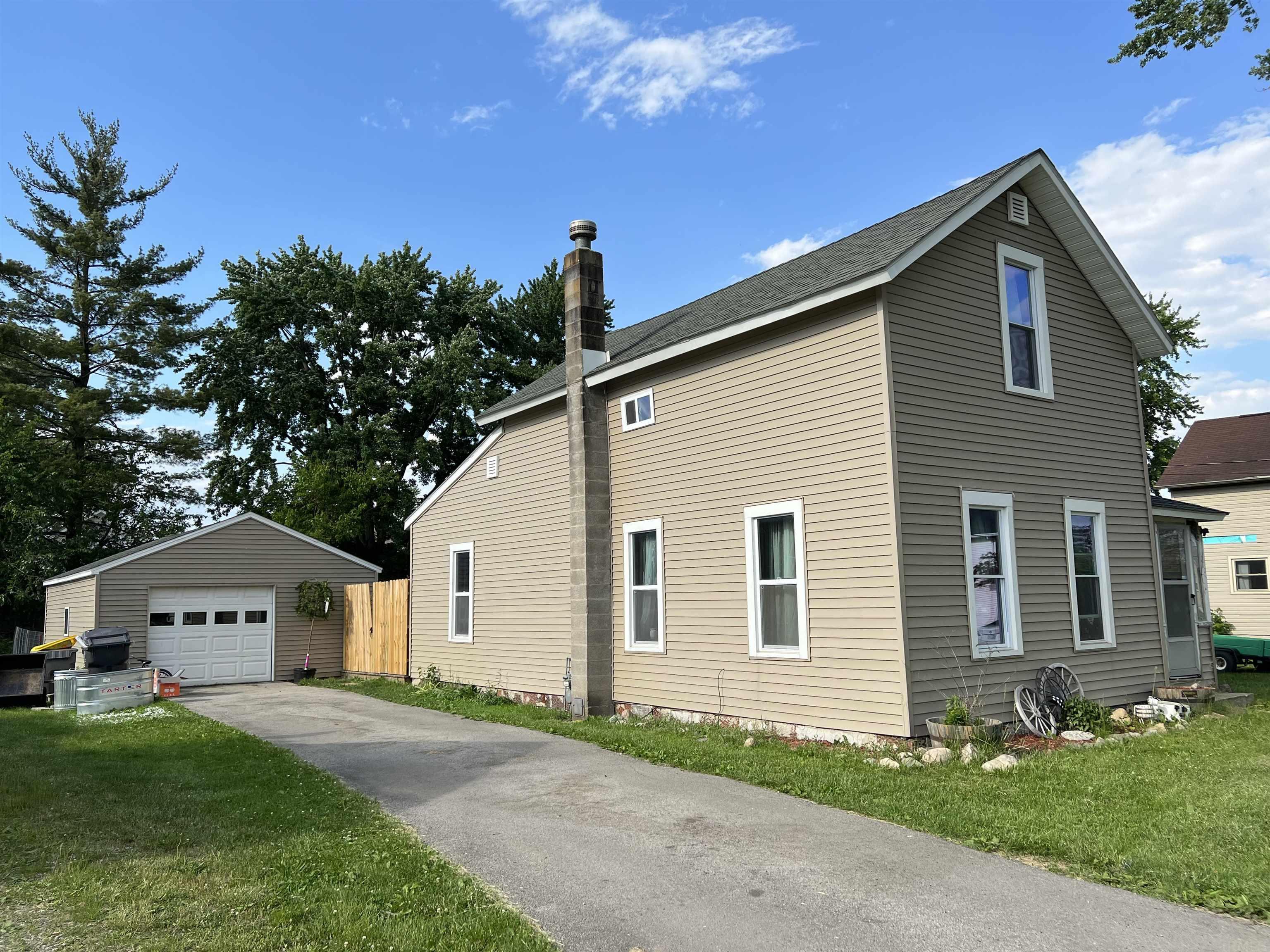 119 Walnut Street Butler, IN 46721 - Photo 2 of 29