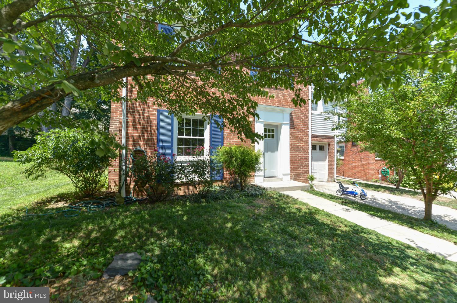 1811 August Drive Silver Spring, MD 20902 - Photo 3 of 38 Colonial with one car garage