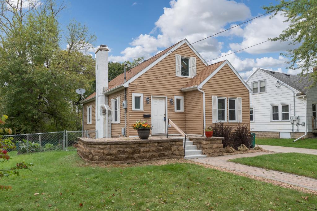 903 5th Street Northeast Rochester, MN 55906 - Photo 1 of 1