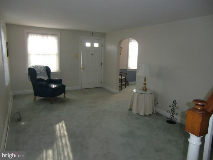 383 Shaw Road Ridley Park, PA 19078 - Photo 5 of 24 Living Room