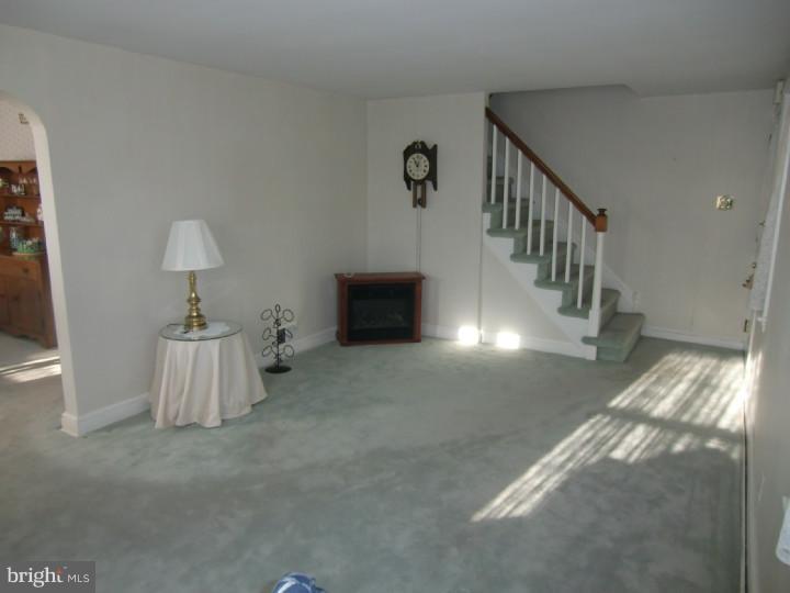 383 Shaw Road Ridley Park, PA 19078 - Photo 6 of 24 Living Room