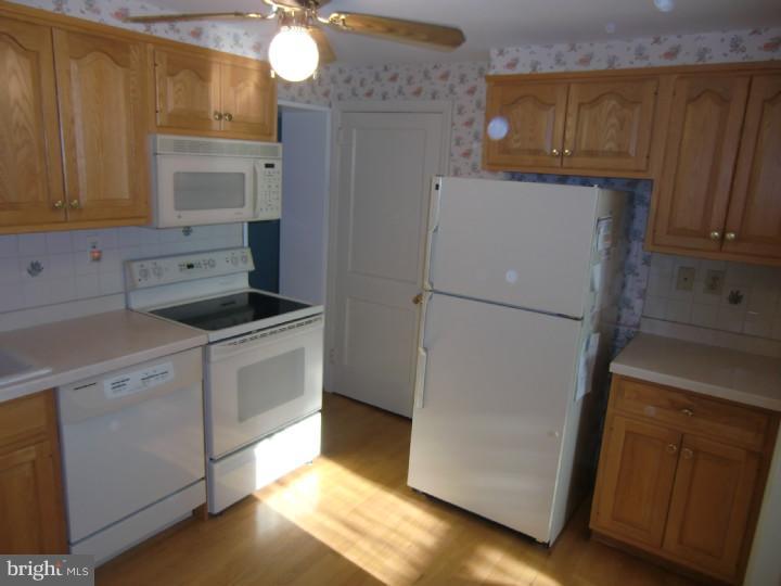 383 Shaw Road Ridley Park, PA 19078 - Photo 9 of 24 Kitchen