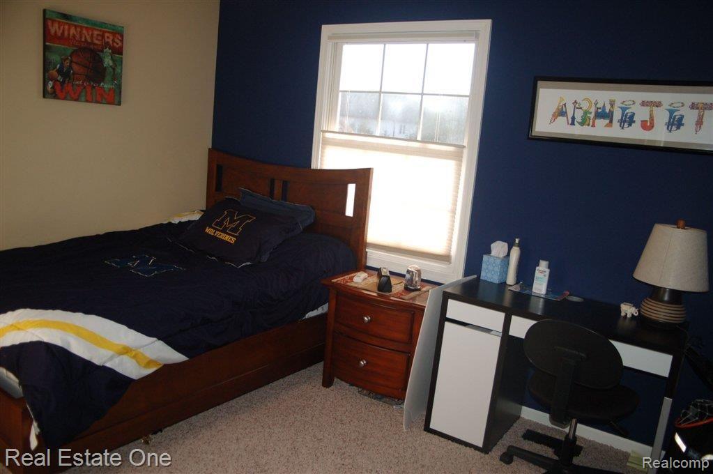 5116 Standish Drive Troy, MI 48085 - Photo 15 of 22 bed 2.JPG
