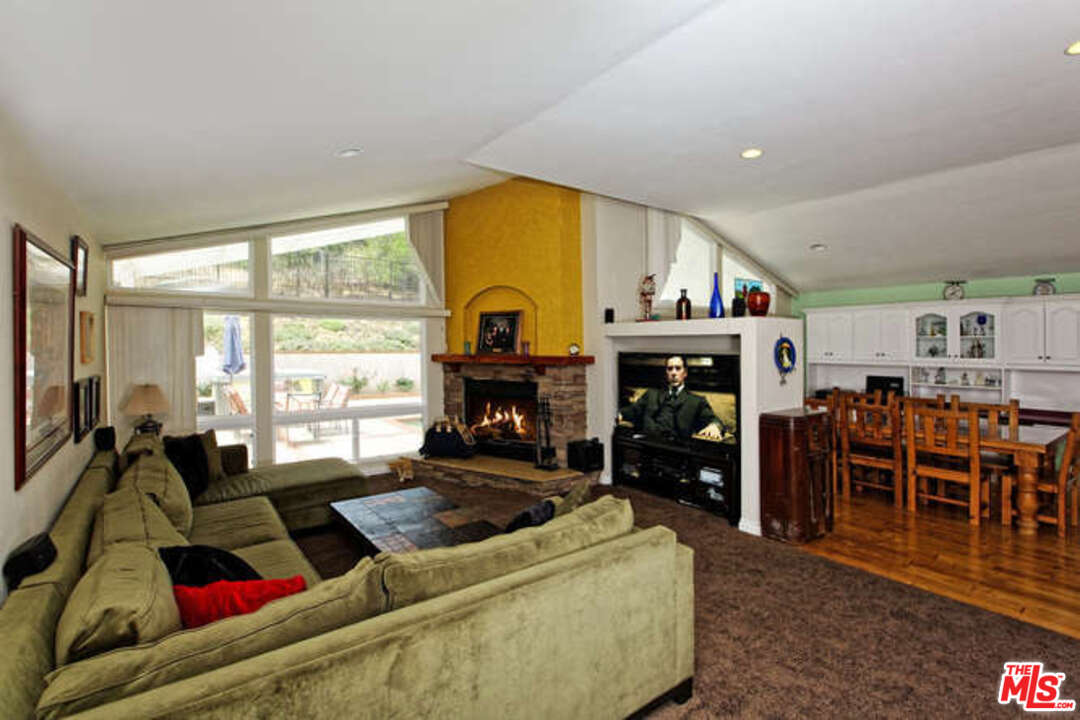 4133 Magna Carta Road Calabasas, CA 91302 - Photo 3 of 15