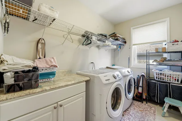 $880,000 | 388 Preserve Lane, Wood Dale, IL 60191