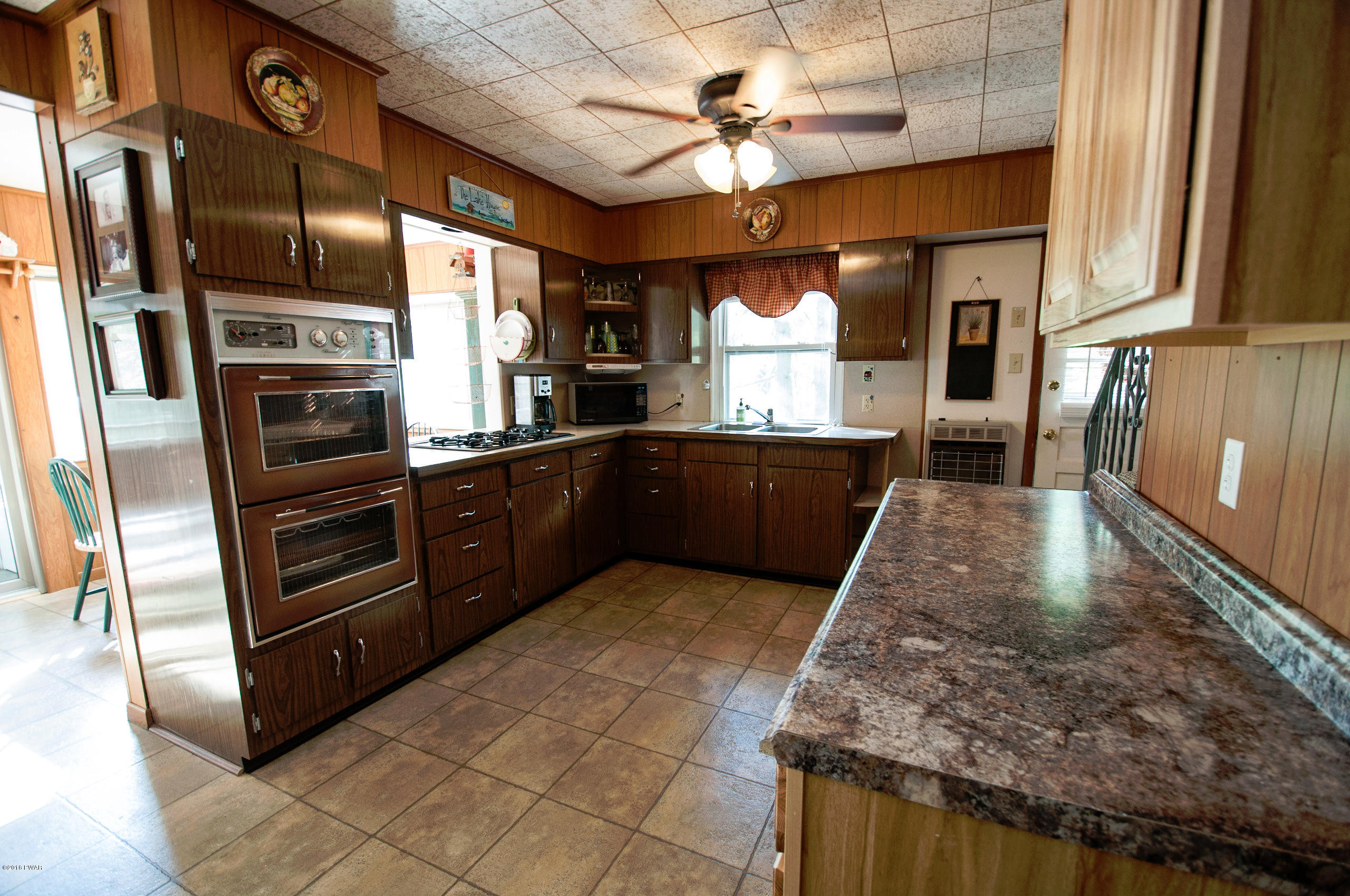 109 River Road Greentown, PA 18426 - Photo 6 of 27 6-Kitchen