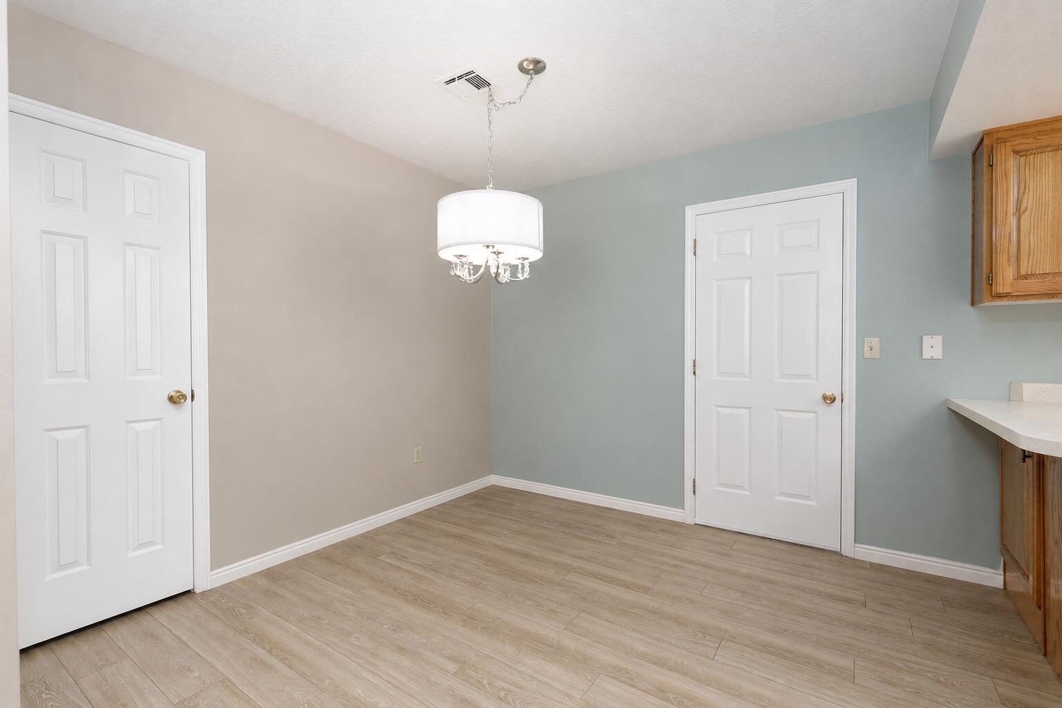 55 West 400th Street South, Unit 15 St. George, UT 84770 - Photo 5 of 16 Sun town dining area