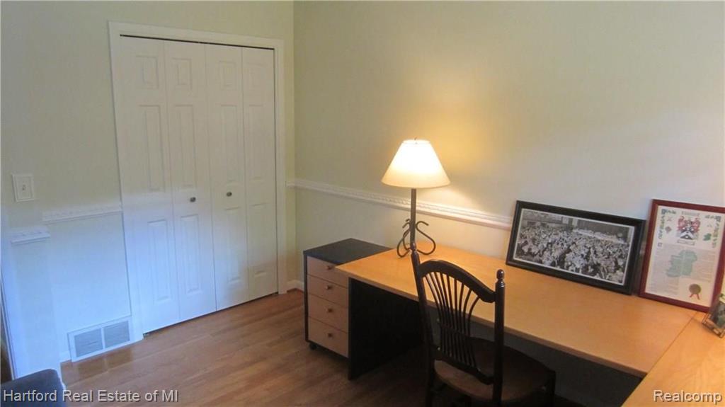 23655 Gill Road Farmington, MI 48335 - Photo 22 of 35