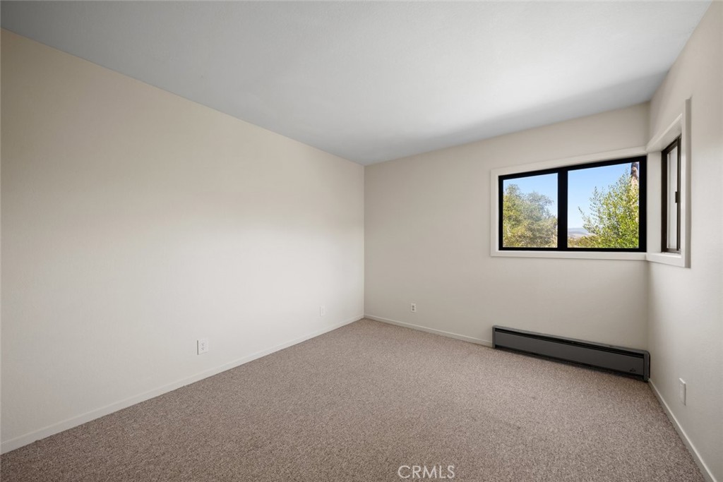 1606 Valley View Drive Los Osos, CA 93402 - Photo 38 of 50 an empty room with a window