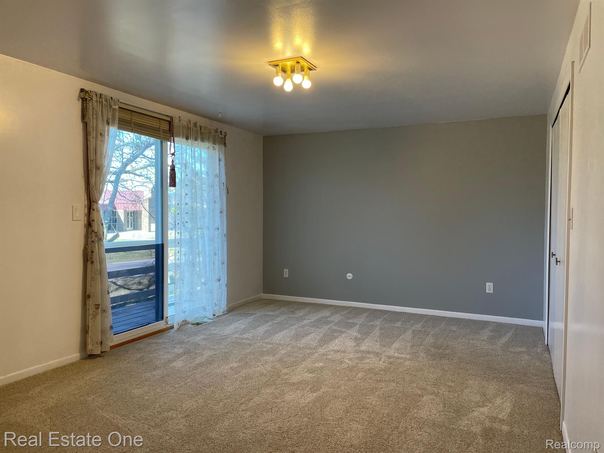 671 Castlebar Drive Rochester, MI 48309 - Photo 13 of 18 Gallery Image 13