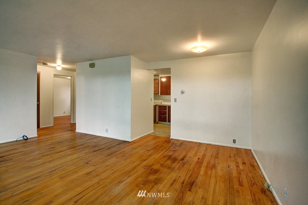 11638 Southeast 164th Street Renton, WA 98058 - Photo 3 of 14 Gallery Image 3