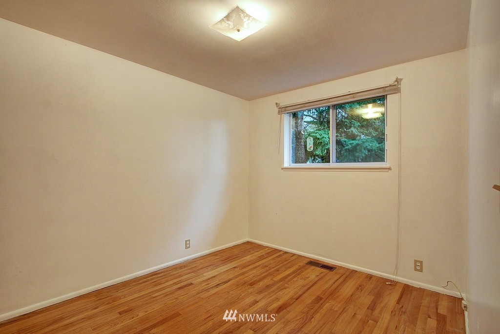 11638 Southeast 164th Street Renton, WA 98058 - Photo 9 of 14 Gallery Image 9