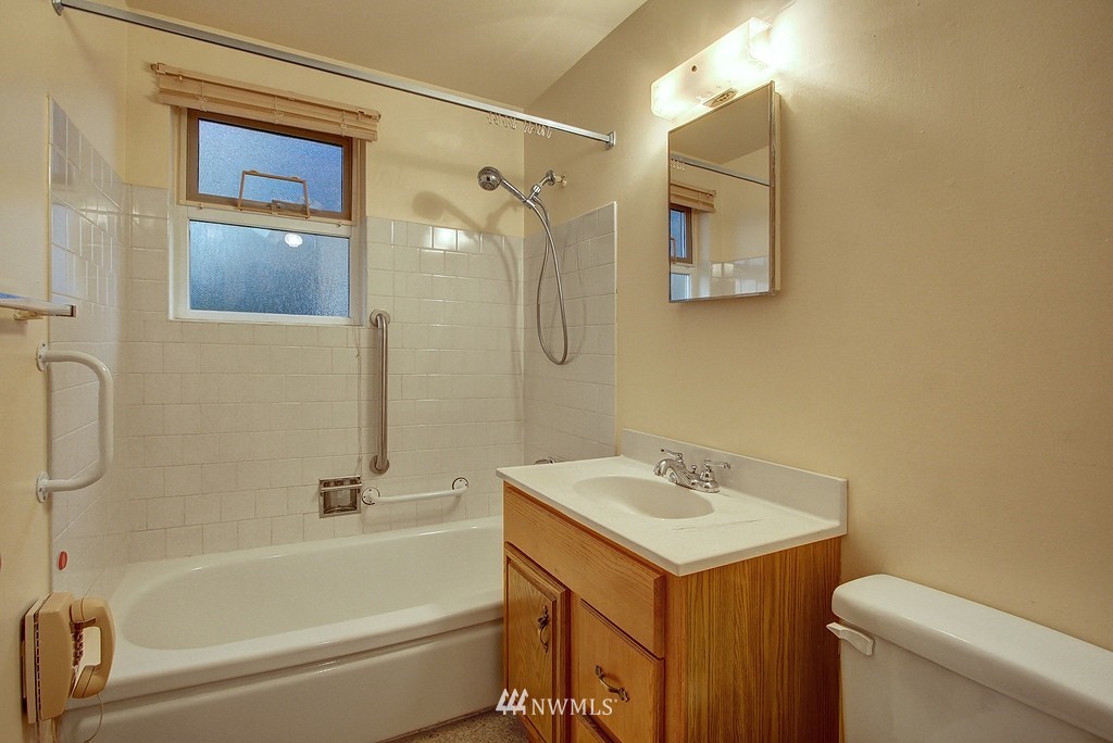 11638 Southeast 164th Street Renton, WA 98058 - Photo 10 of 14 Gallery Image 10