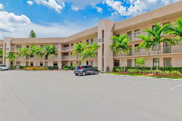 $115,000 | 10304 Sunrise Lakes Boulevard, Unit 202, Sunrise, FL 33322