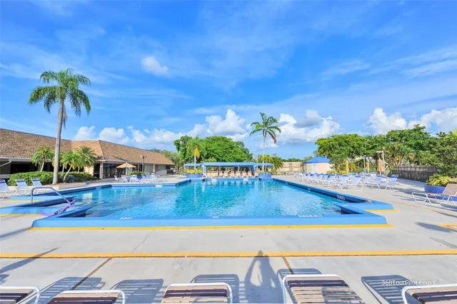 $115,000 | 10304 Sunrise Lakes Boulevard, Unit 202, Sunrise, FL 33322