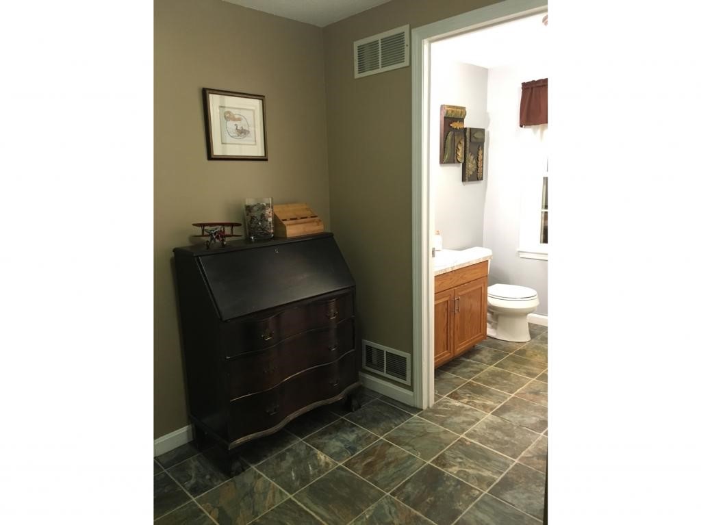 326 Fox Run Road, Unit 326 Hudson, NH 03051 - Photo 11 of 35