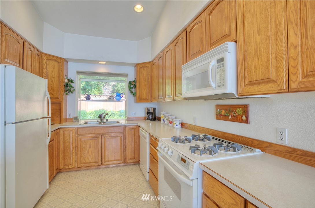 61 Pleasant Harbor Road Brinnon, WA 98320 - Photo 8 of 33 Gallery Image 8