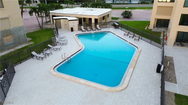 $825,000 | 6670 Estero Boulevard, Unit A604, Fort Myers Beach, FL 33931