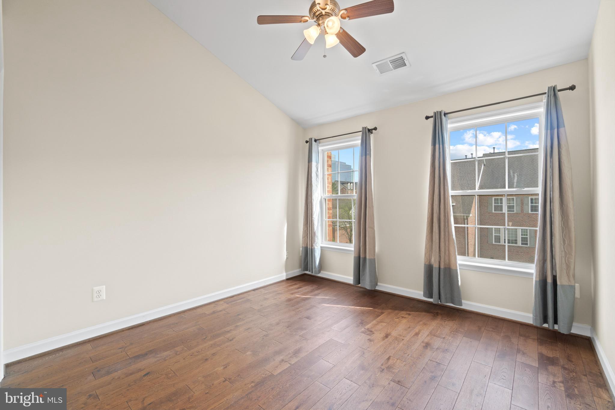 1913 Logan Manor Drive Reston, VA 20190 - Photo 24 of 37