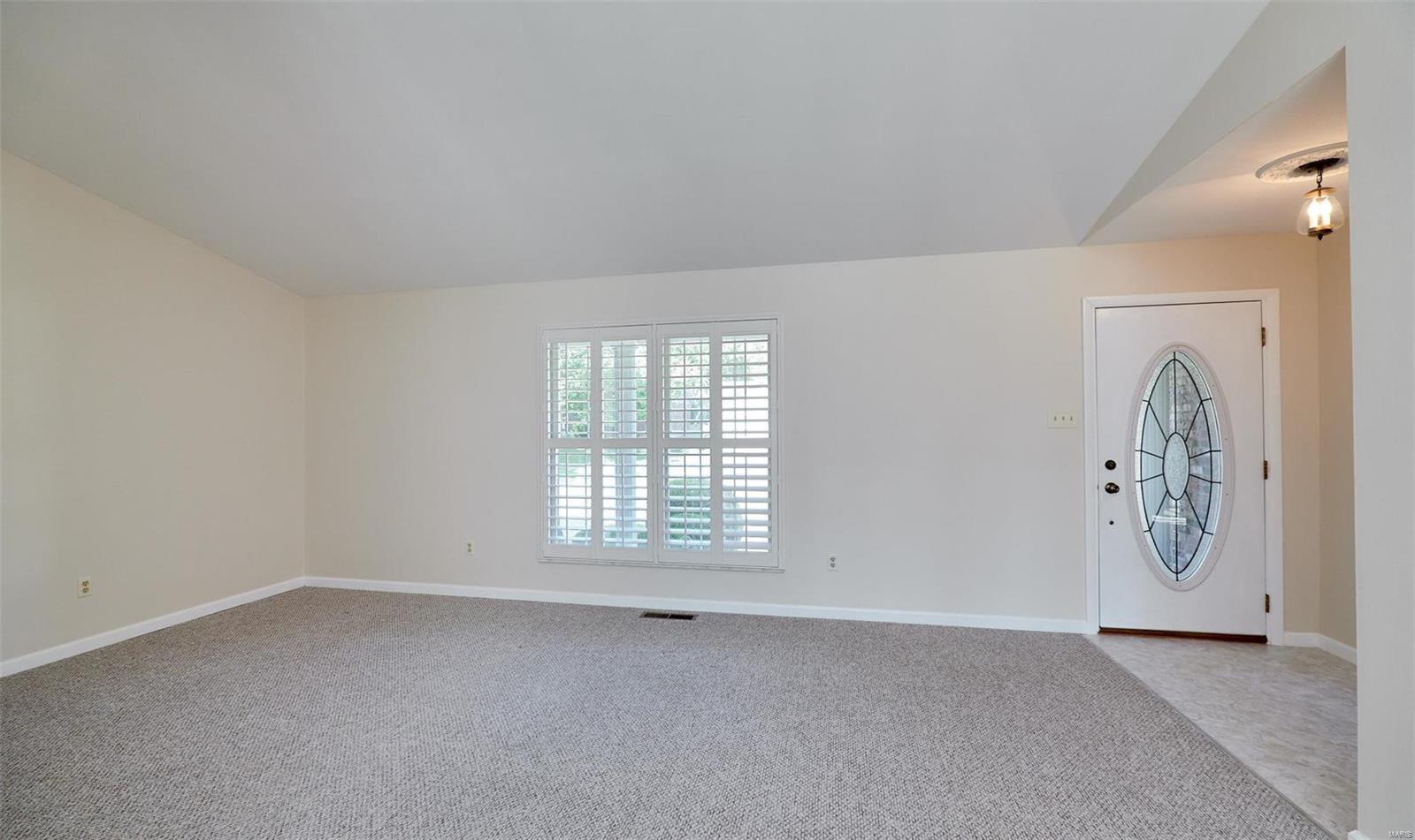 5860 Hempline Road St. Louis, MO 63129 - Photo 7 of 33 Gallery Image 7