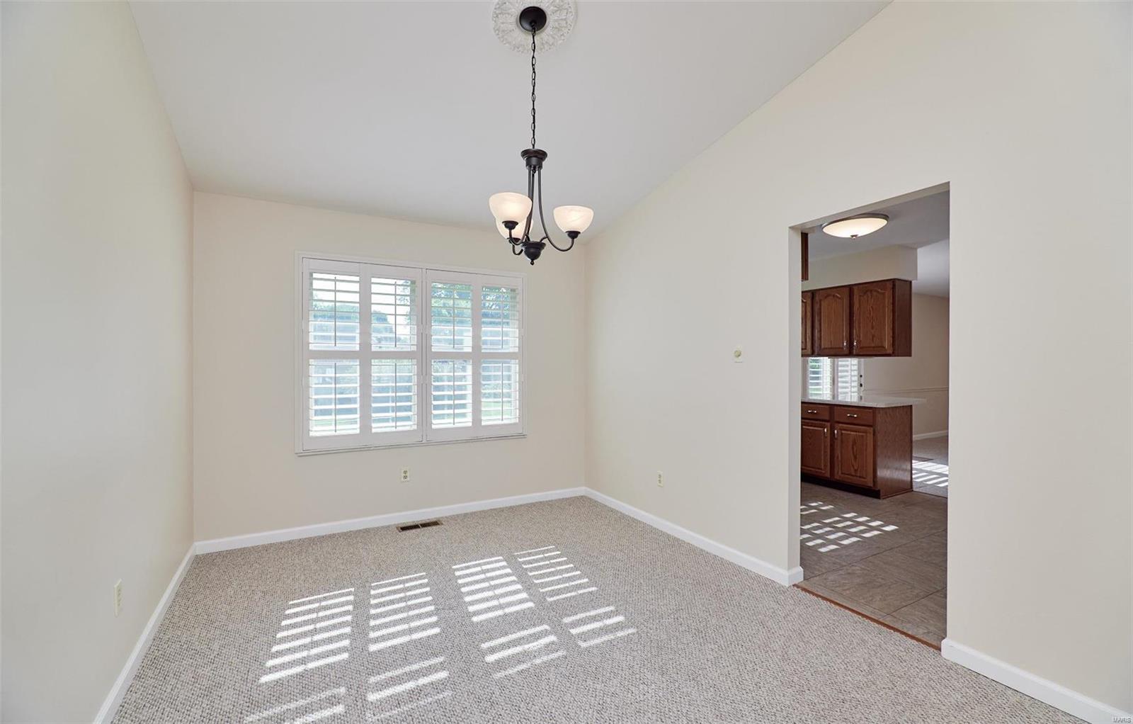 5860 Hempline Road St. Louis, MO 63129 - Photo 8 of 33 Gallery Image 8
