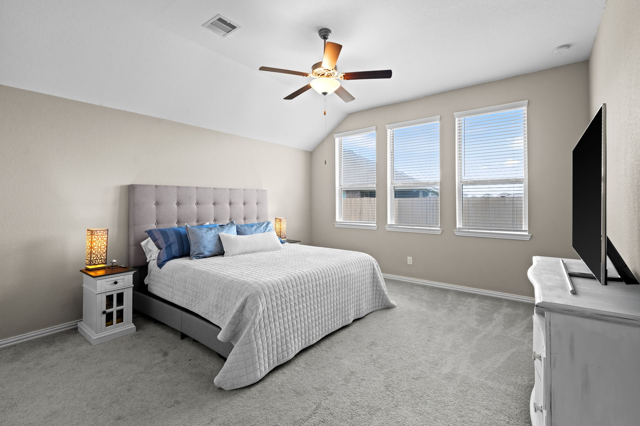 14206 Hawley Village Way Rosharon, TX 77583 - Photo 15 of 30 Primary Bedroom