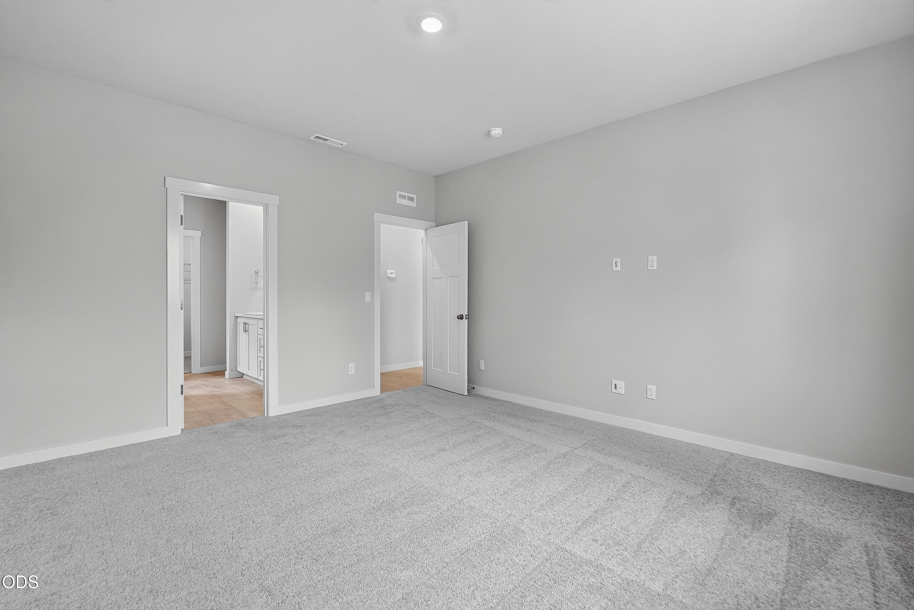 2487 Northwest 23rd Loop Redmond, OR 97756 - Photo 11 of 49 Gallery Image 11