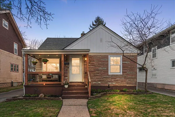 $269,900 | 911 Van Buren Avenue Northwest, Grand Rapids, MI 49504