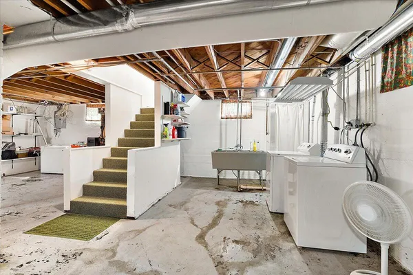 $269,900 | 911 Van Buren Avenue Northwest, Grand Rapids, MI 49504