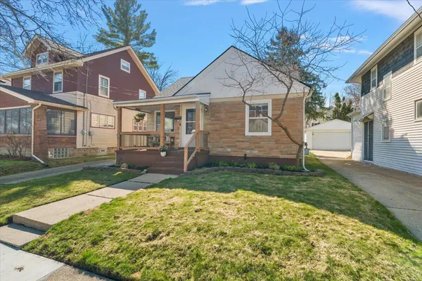 $269,900 | 911 Van Buren Avenue Northwest, Grand Rapids, MI 49504