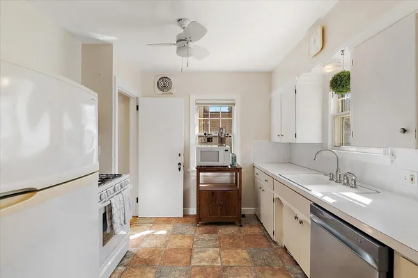 $269,900 | 911 Van Buren Avenue Northwest, Grand Rapids, MI 49504