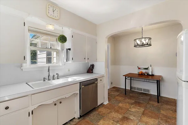 $269,900 | 911 Van Buren Avenue Northwest, Grand Rapids, MI 49504