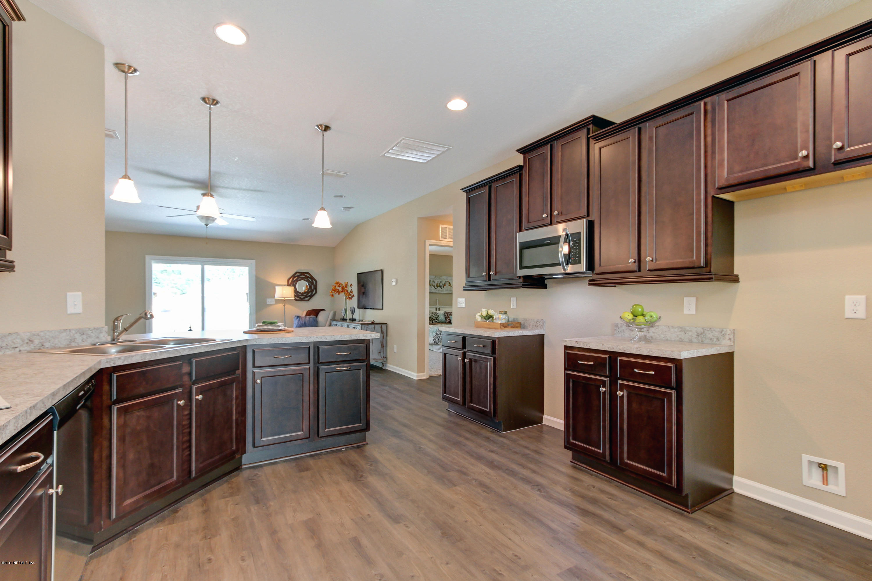 5121 Damascus Road North Jacksonville, FL 32207 - Photo 8 of 31 IMG_0787_88_89_90_91_92