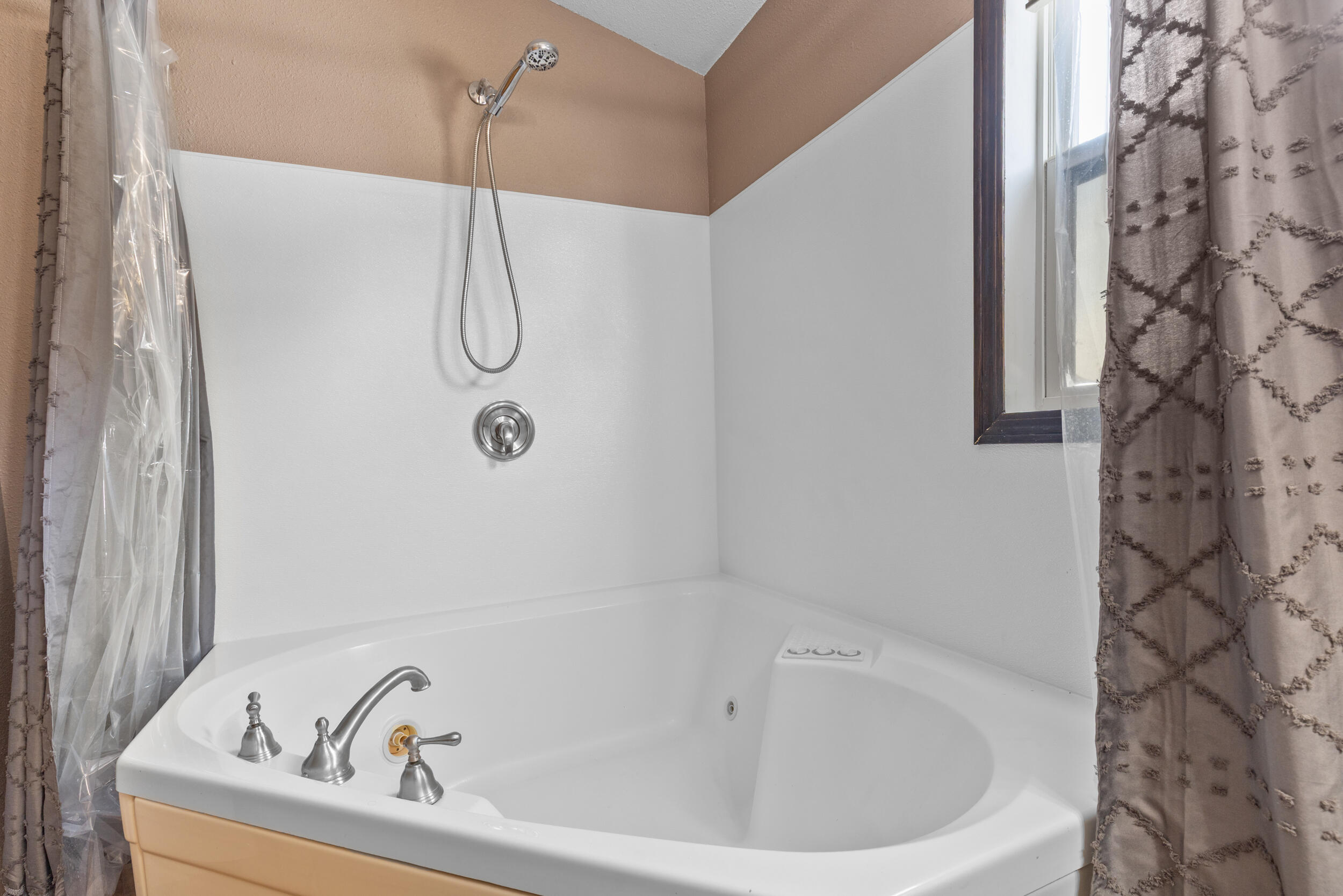 1981 South 75th Street West Allis, WI 53219 - Photo 17 of 30 2nd floor bathroom