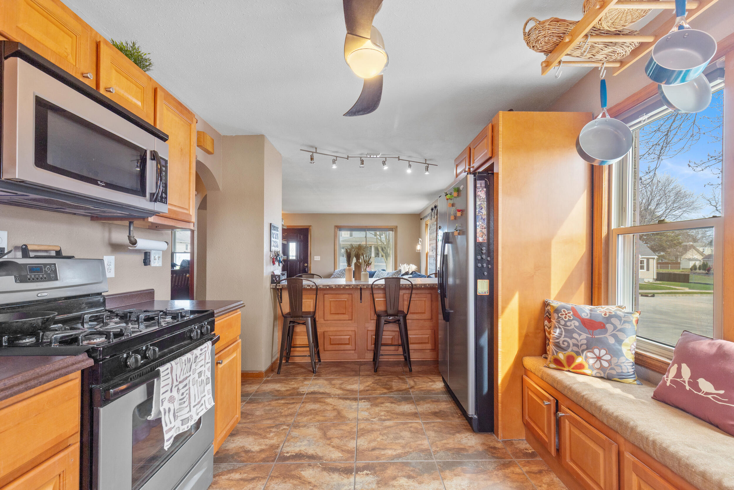 1981 South 75th Street West Allis, WI 53219 - Photo 6 of 30 Kitchen