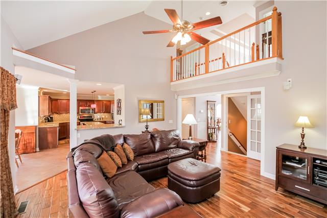 1012 Mohawk Trail Springfield, TN 37172 - Photo 6 of 20 2nd story balcony overlooking Living room!