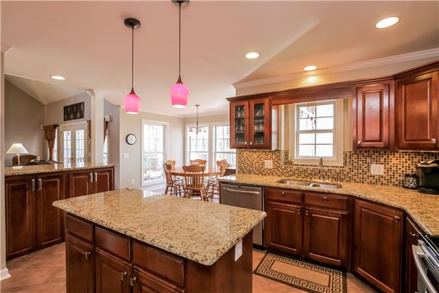 1012 Mohawk Trail Springfield, TN 37172 - Photo 7 of 20 Remodeled kitchen with Granite!