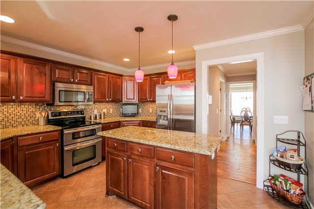 1012 Mohawk Trail Springfield, TN 37172 - Photo 8 of 20 Island in kitchen