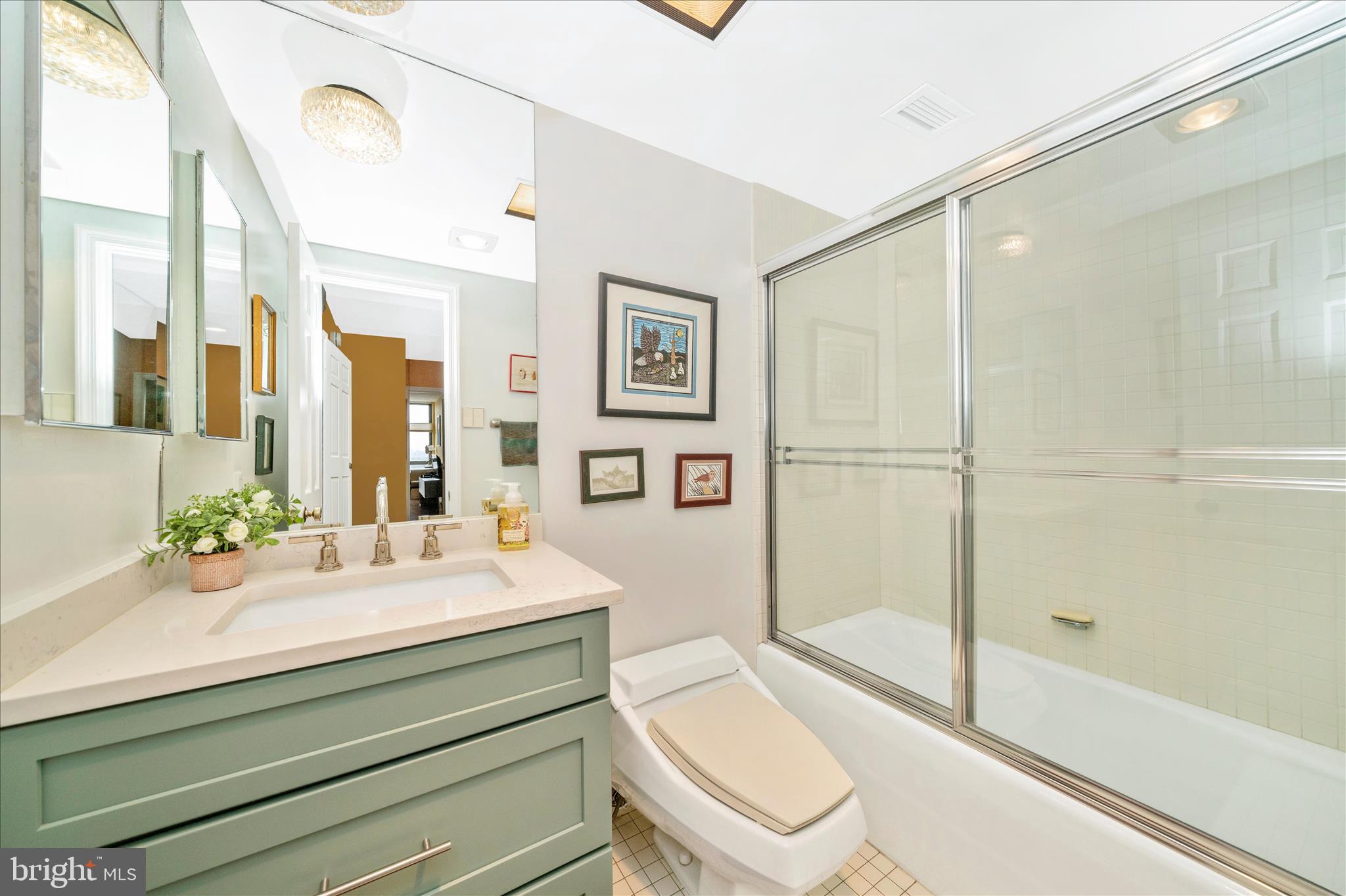 800 25th Street Northwest, Unit 1003 Washington, DC 20037 - Photo 25 of 28 2nd bathroom.