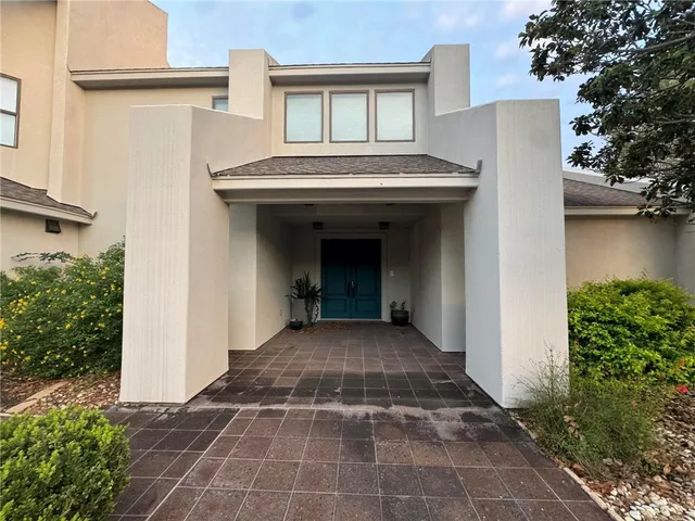 $779,999 | 14722 Beal Drive, Corpus Christi, TX 78410