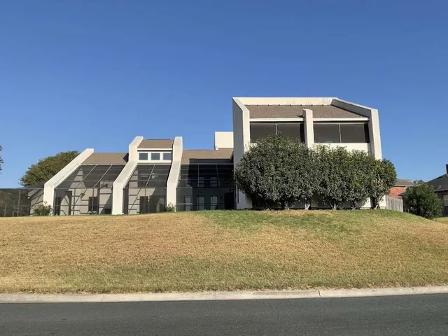 $779,999 | 14722 Beal Drive, Corpus Christi, TX 78410