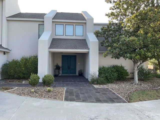 $779,999 | 14722 Beal Drive, Corpus Christi, TX 78410