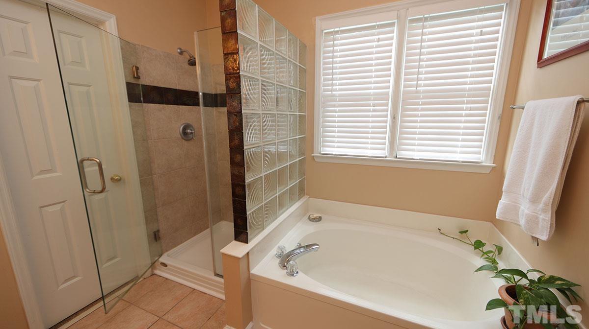 12337 Amoretto Way Raleigh, NC 27613 - Photo 8 of 15