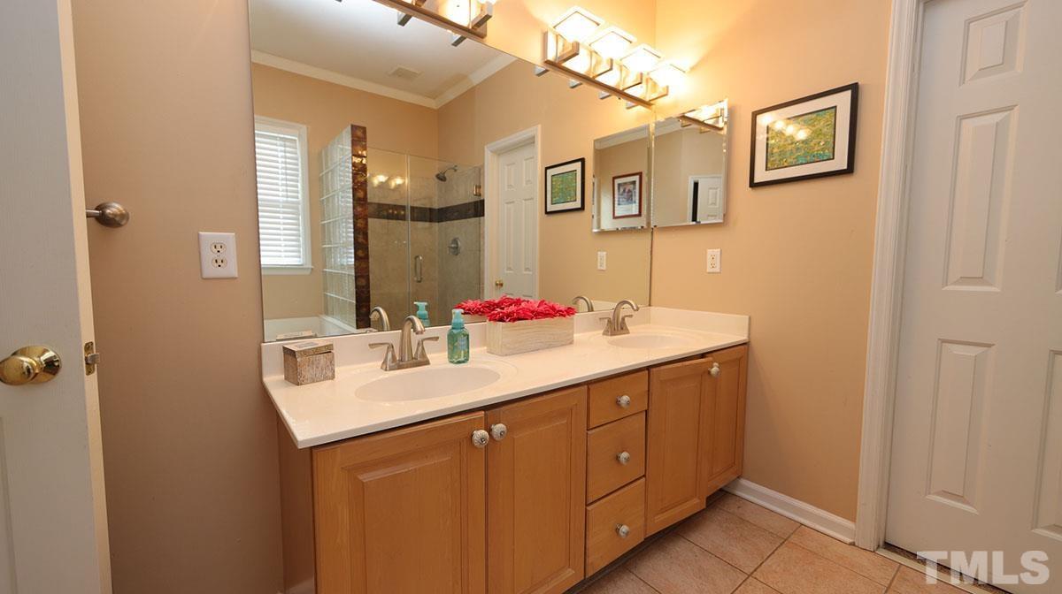 12337 Amoretto Way Raleigh, NC 27613 - Photo 9 of 15