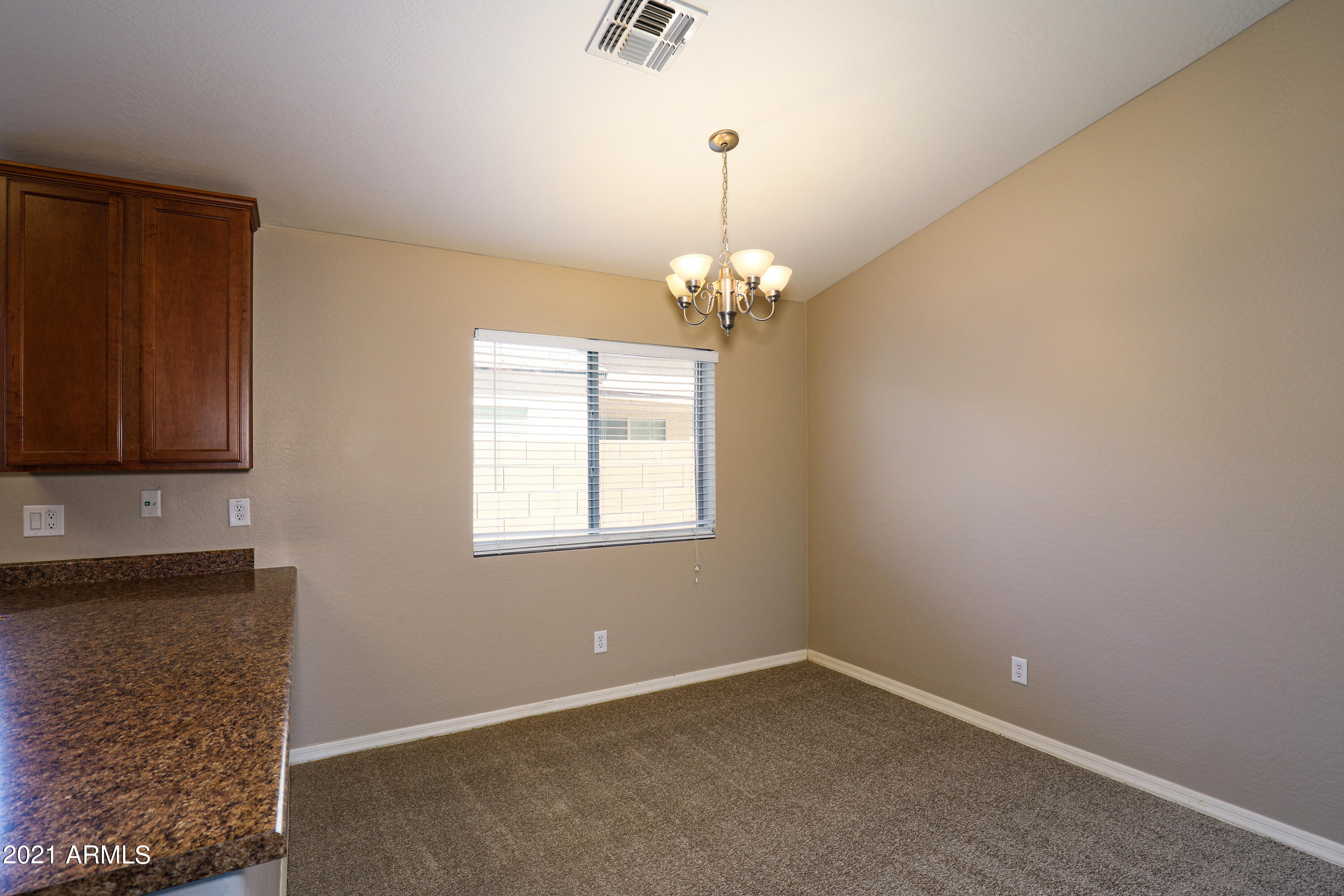 43652 West Magnolia Road Maricopa, AZ 85138 - Photo 9 of 25 09