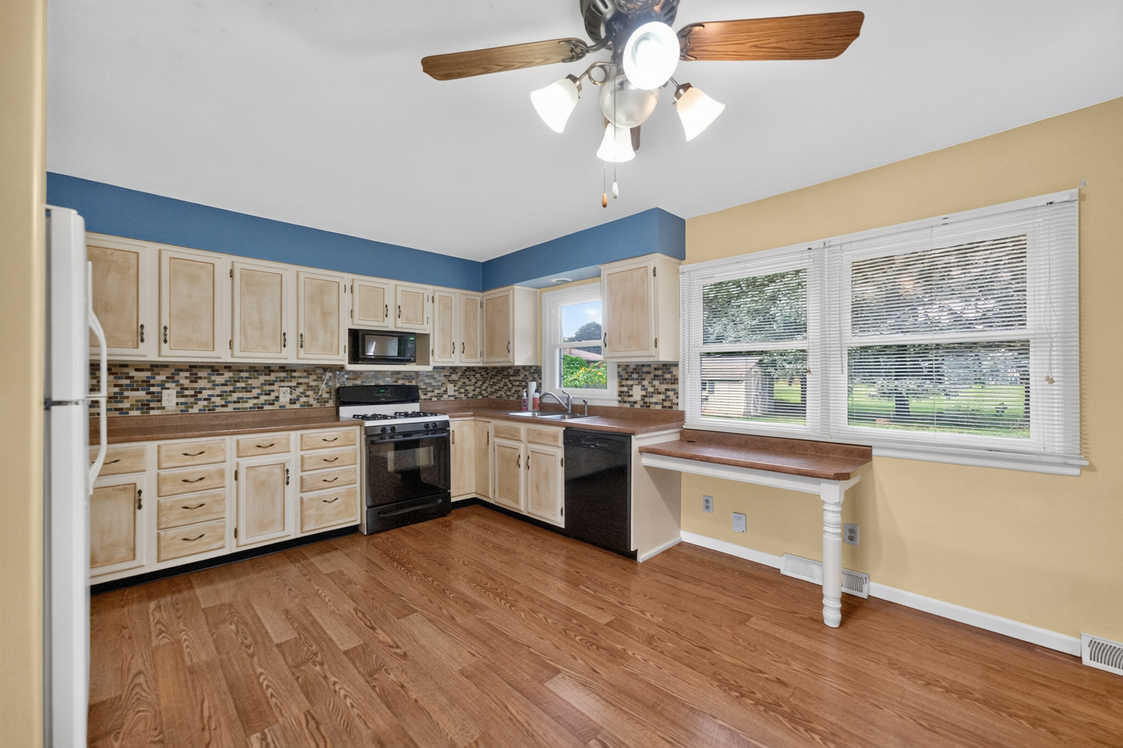 311 George Street Sycamore, IL 60178 - Photo 8 of 34 Gallery Image 8