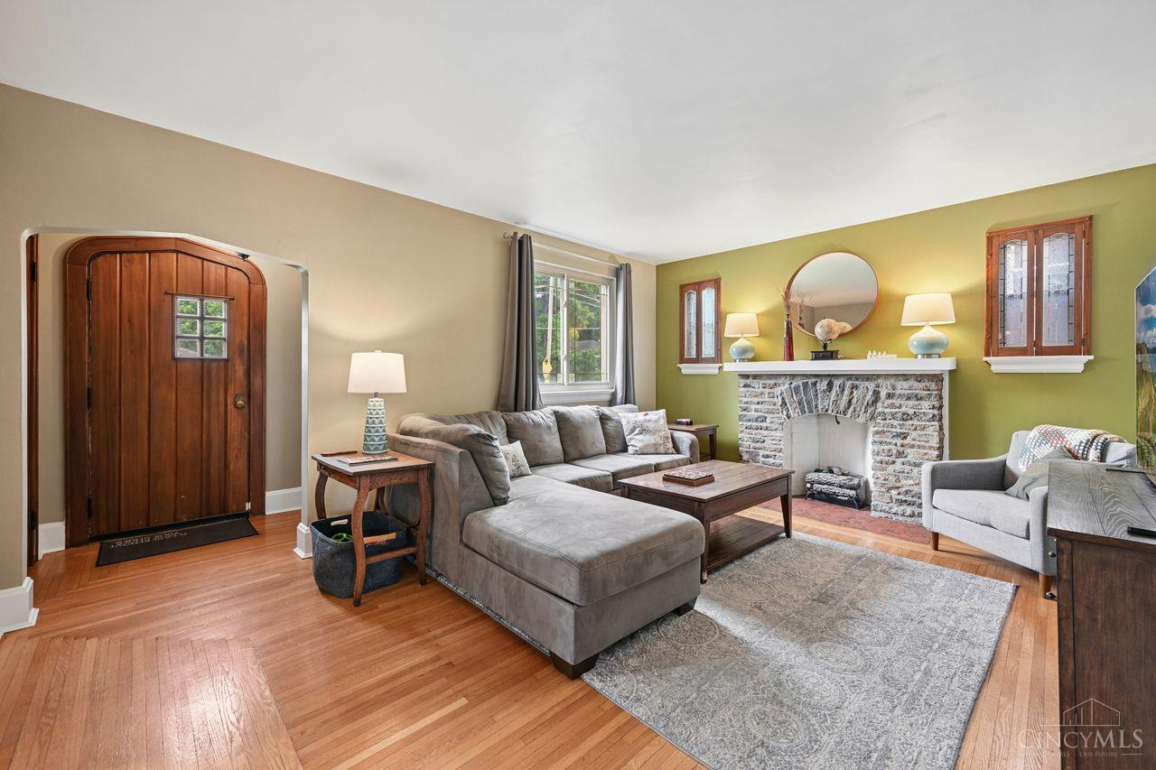 4448 Foley Road Cincinnati, OH 45238 - Photo 4 of 40