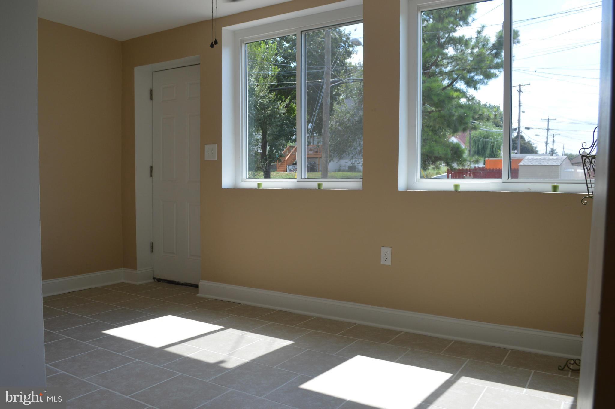 235 West Edgevale Road Baltimore, MD 21225 - Photo 14 of 30 Sun Room
