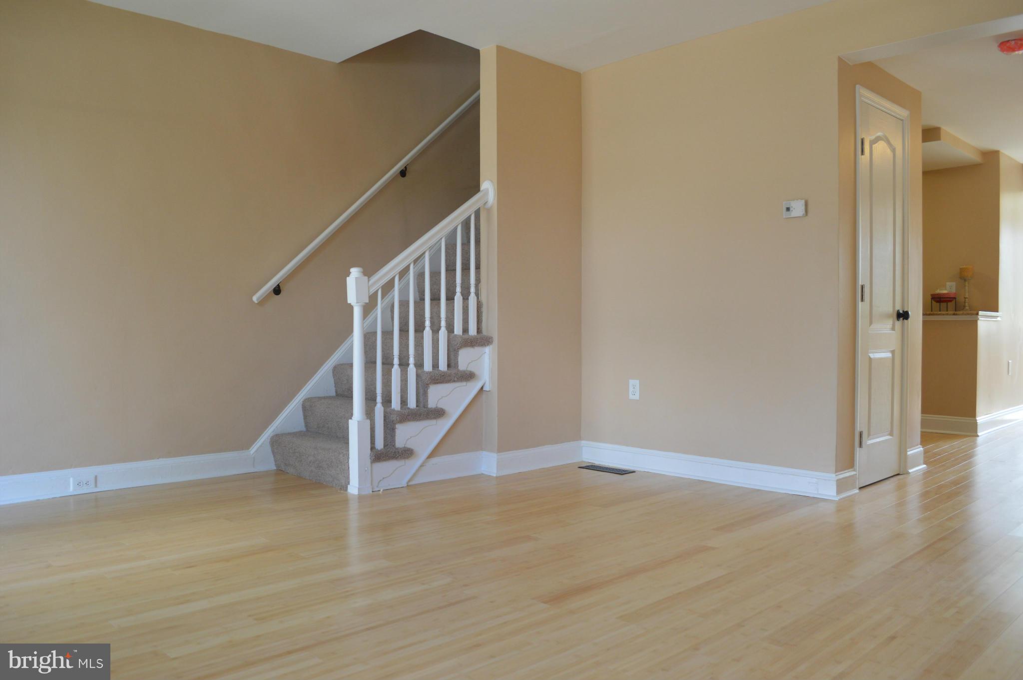 235 West Edgevale Road Baltimore, MD 21225 - Photo 6 of 30 Living Room