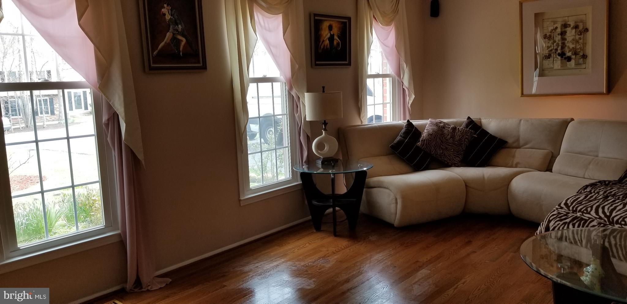 2332 Rosedown Drive Reston, VA 20191 - Photo 21 of 31 Living Room